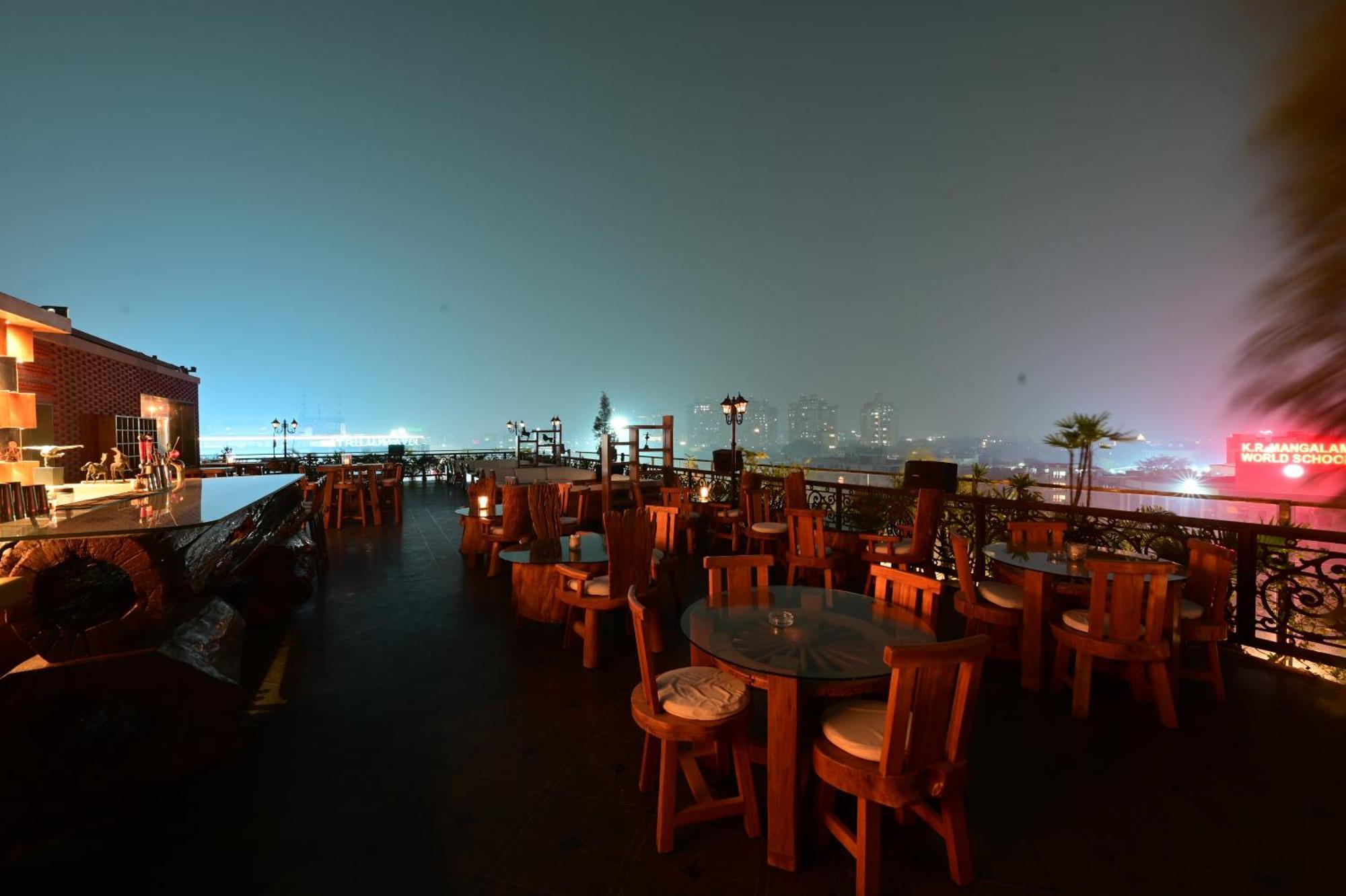 Clarens Hotel Gurgaon Exterior foto